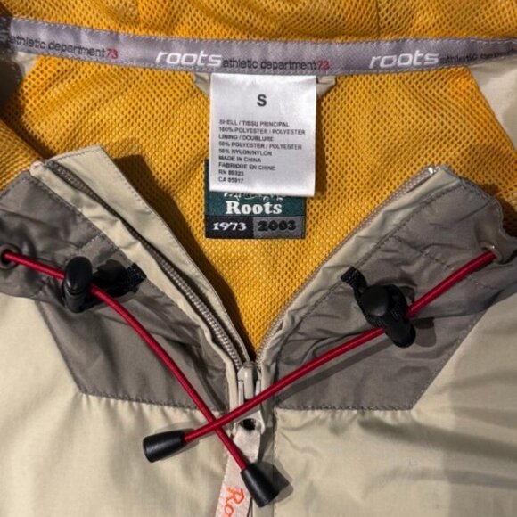Roots men's grey hooded water-resistant zip-up windbreaker jacket size S - Picture 3 of 3